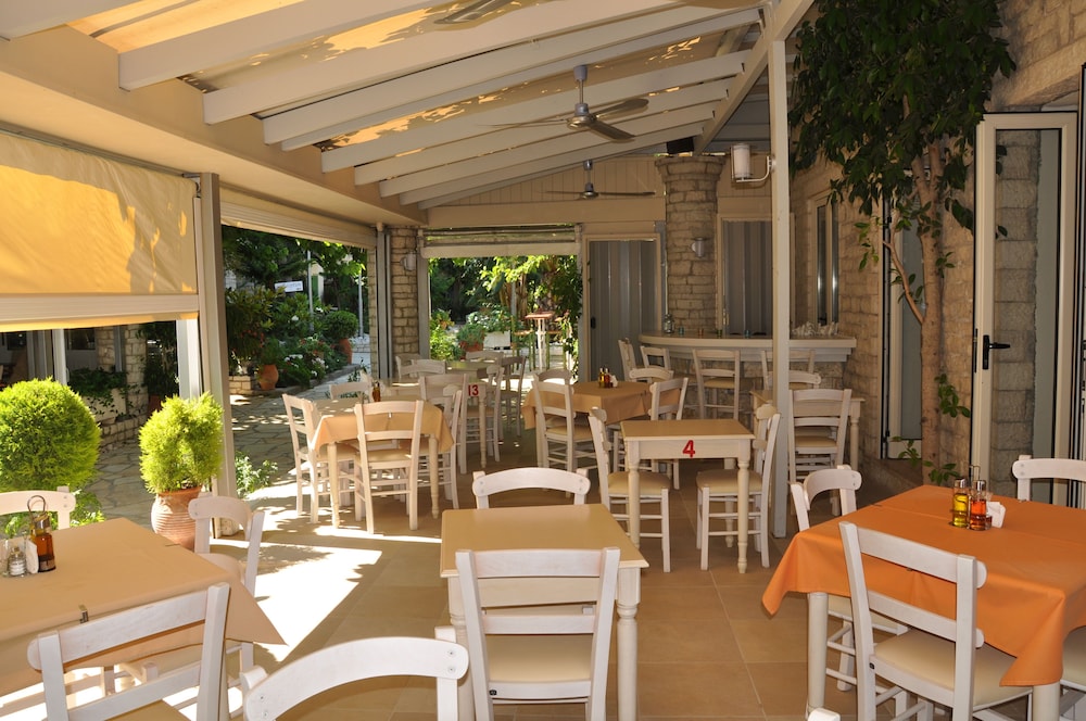 Rouda Bay Beach Hotel 33/50