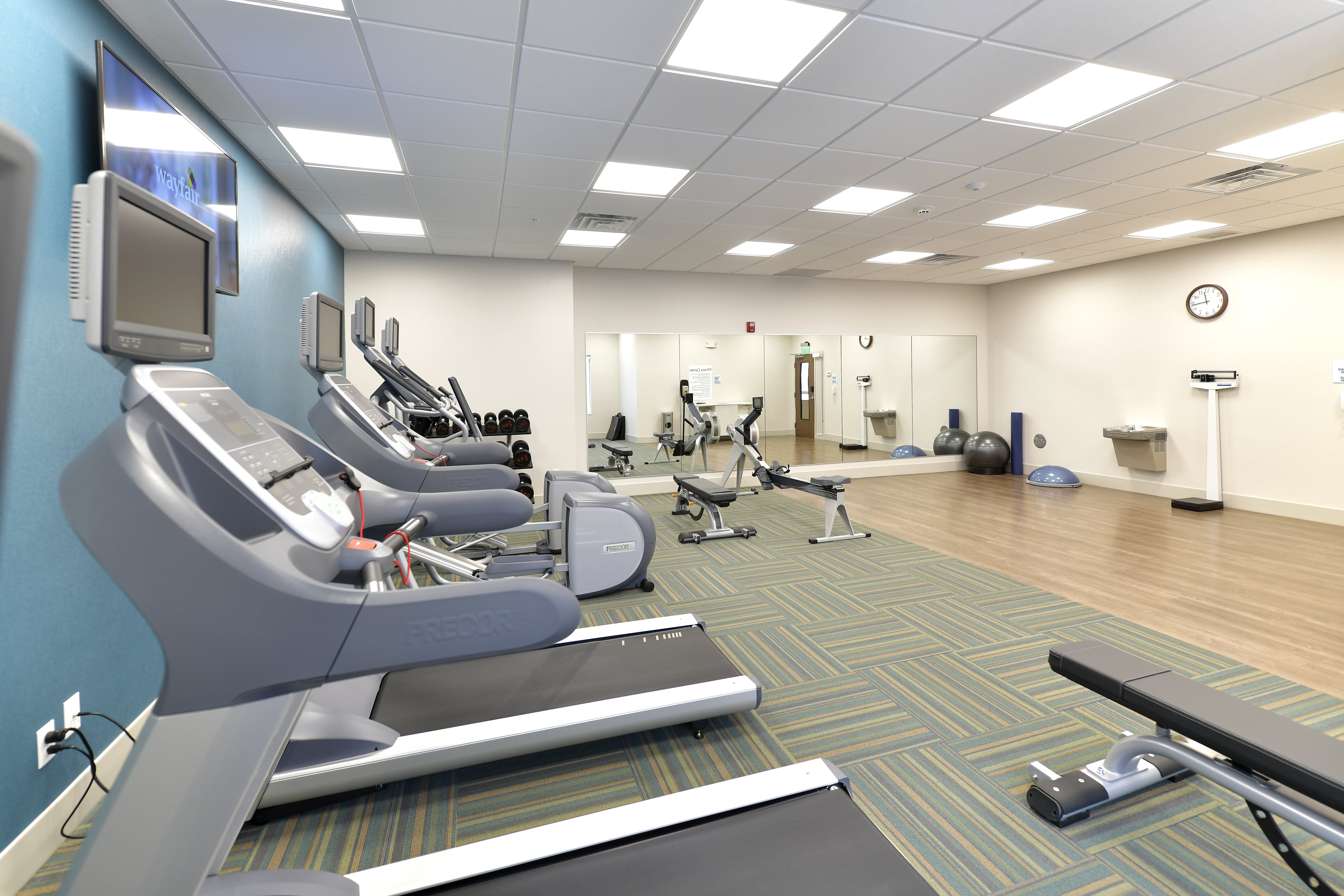 Holiday Inn Express Suites Millersburg 39/52