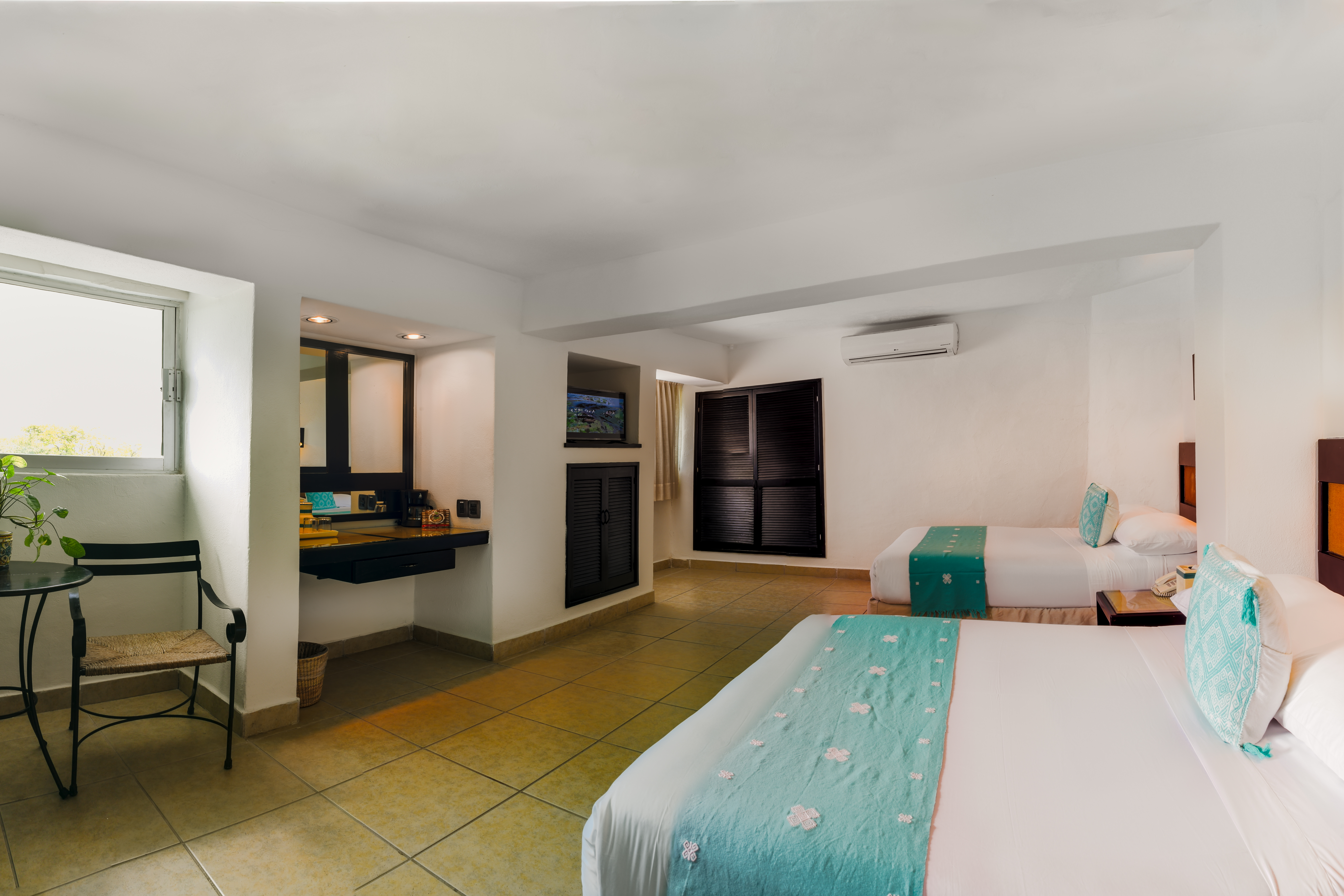 Jungle, 2 Double Beds، Hotel B Cozumel 2/4