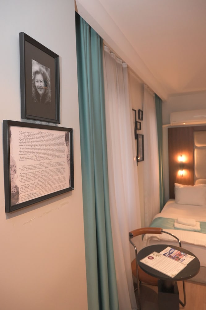 Grand Rue Hotel 8/40