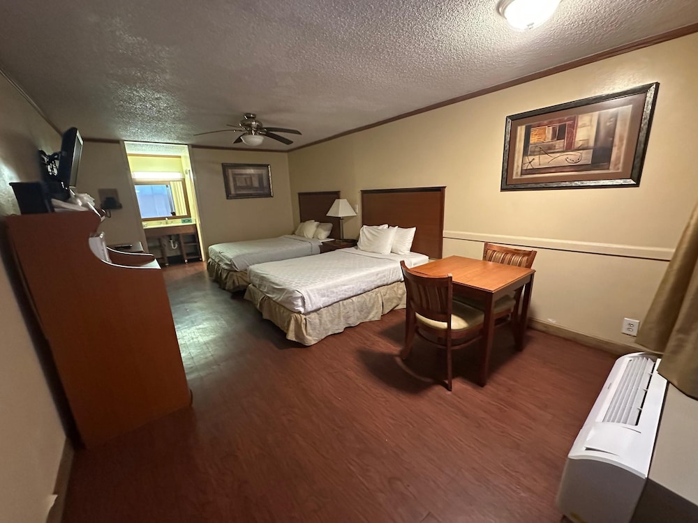 Hotel Red Rose by Townhouse Covington I-64 20/56