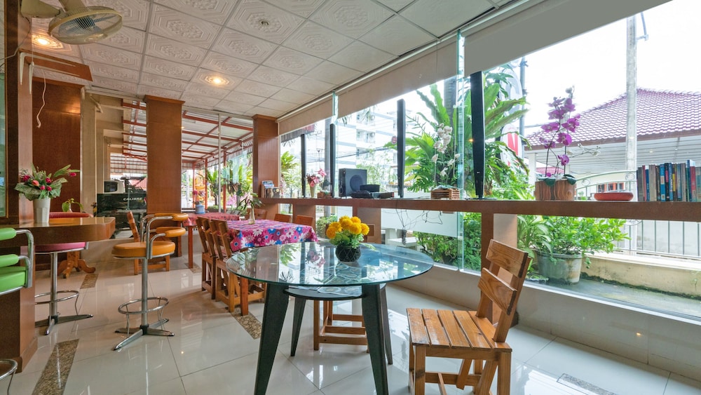 SCN City Hotel 35/50