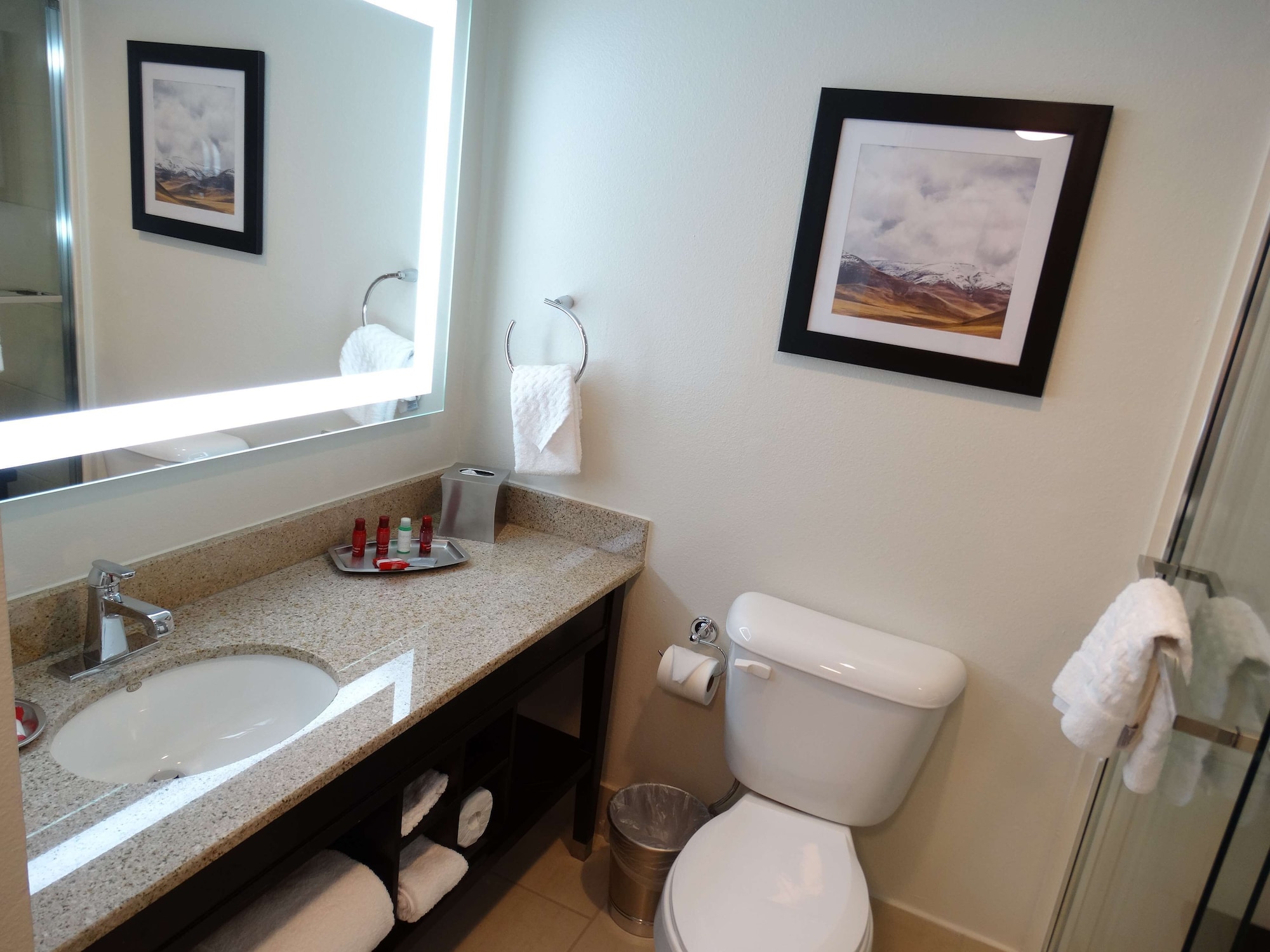 غرفة قياسية بسريرين كوين بإطلالة على المسبح بشرفة، Best Western Denver East 9/10