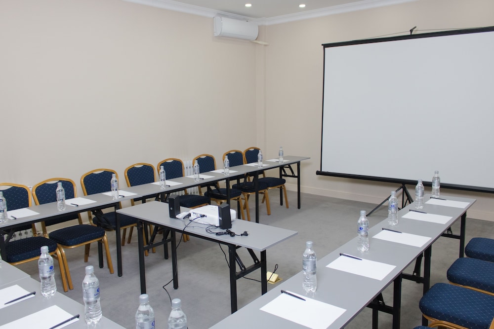 Madison Ave Hotel Bishkek 32/39