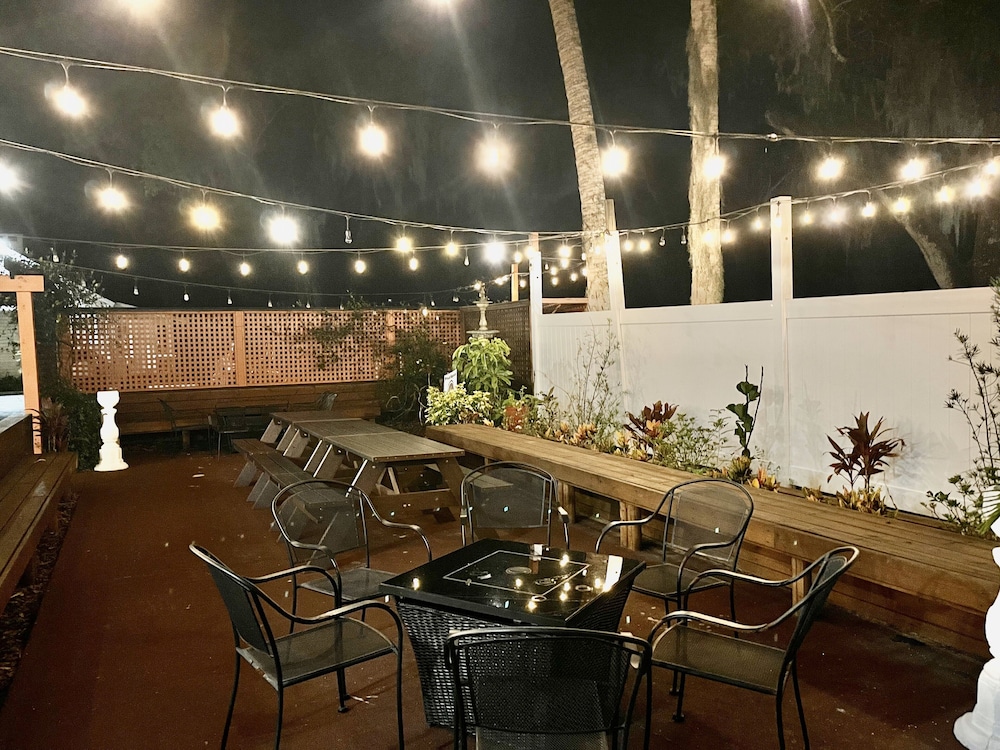 The DeLand Hotel 10/47