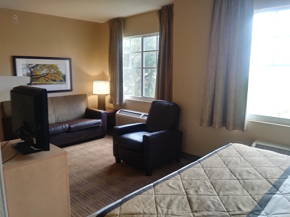 Extended Stay America Suites Orlando Southpark Commodity Cir 32/50