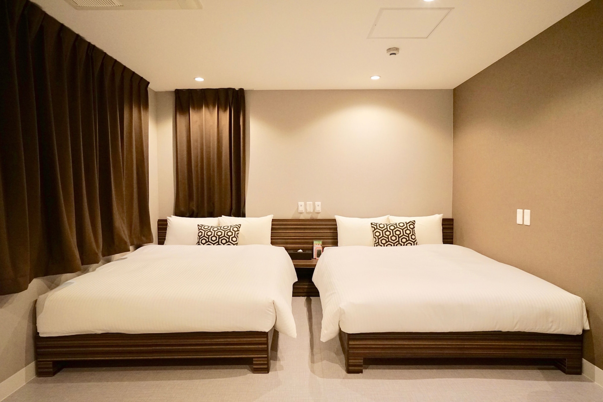 SUPERIOR, 2 QUEEN BEDS, MAIN BUILDING