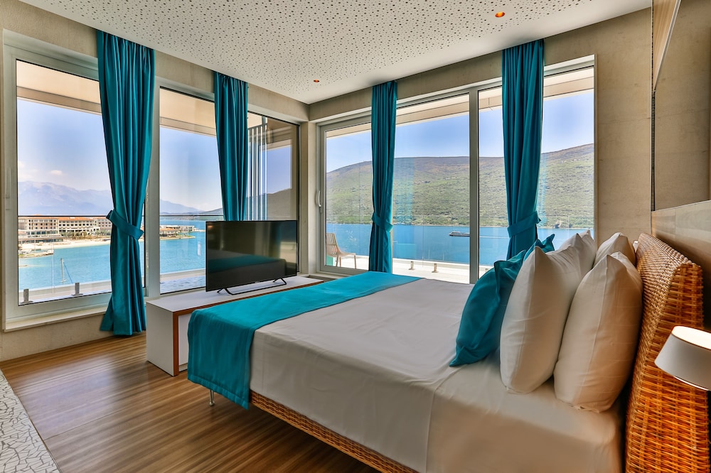 Carine Hotel Kumbor 27/50
