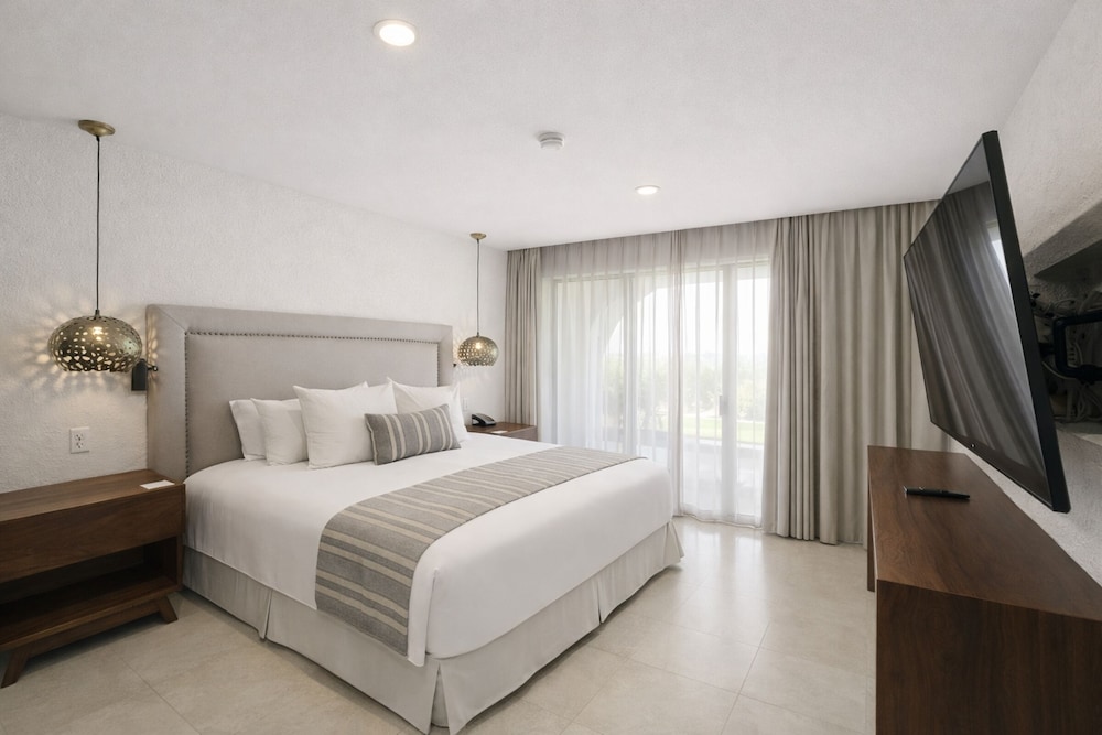 1 Bedroom, Master, Suite, King Bed