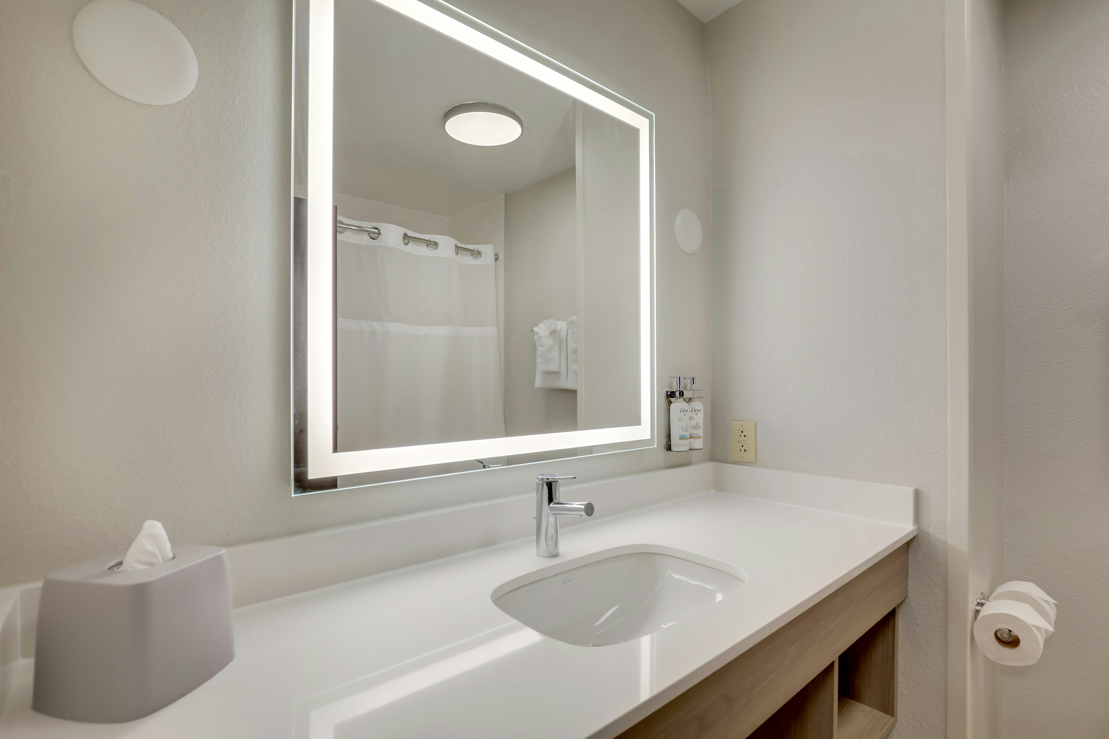 Holiday Inn Express Suites Hinesville East Fort Stewart 49/50