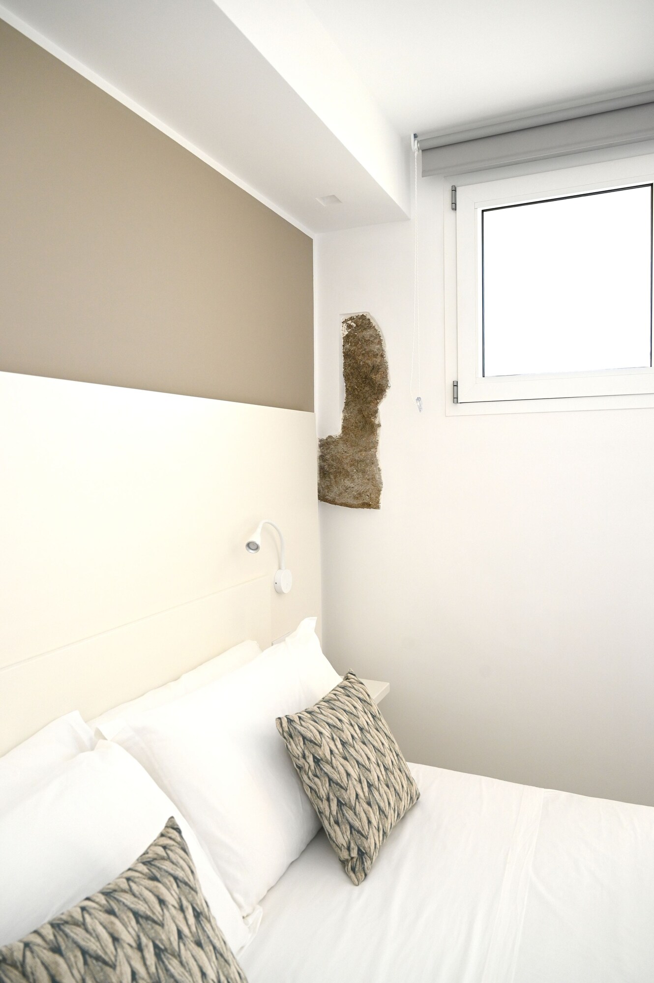 BASIC, QUEEN BED