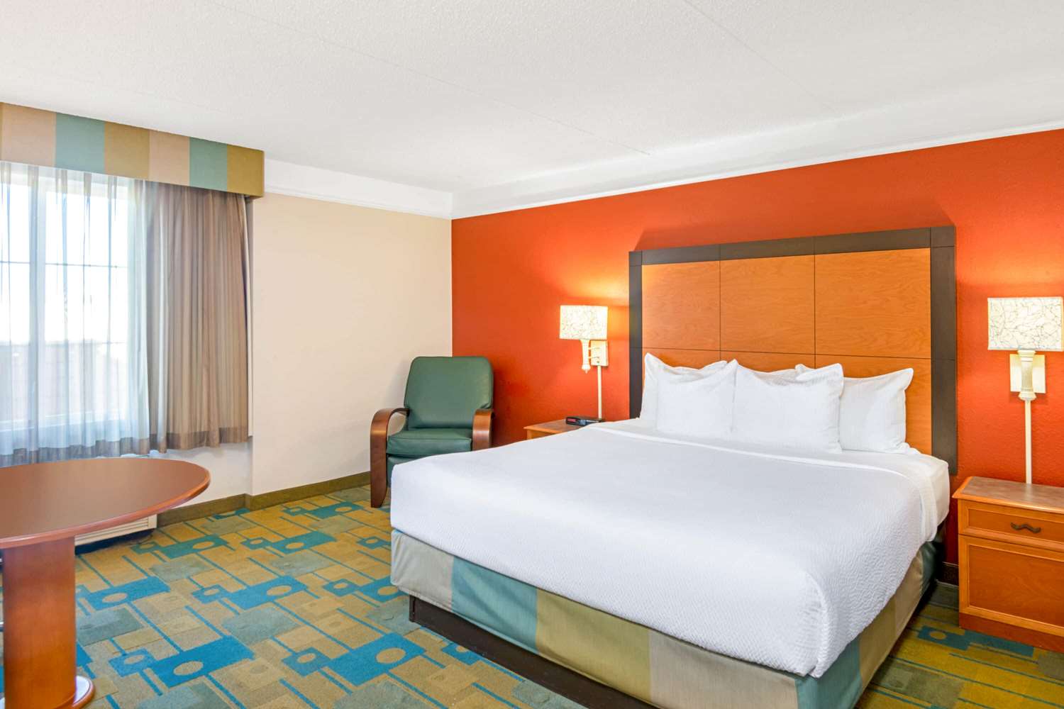 La Quinta Inn And Suites By Wyndham Sherman 9/29