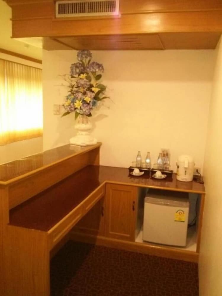 MERLIN GRAND HOTEL HAT YAI 8/29