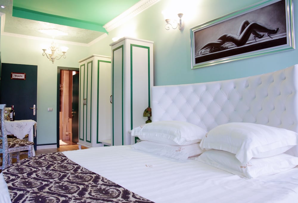 VILA FERNANDO HOTEL 8/40