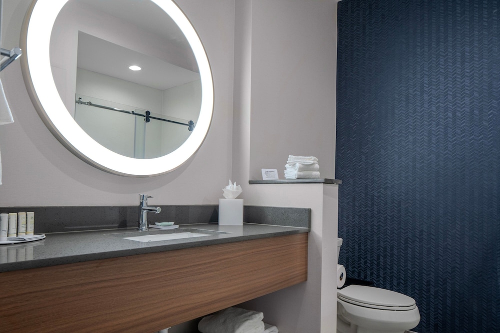 Fairfield Inn & Suites by Marriott Dallas McKinney 22/23