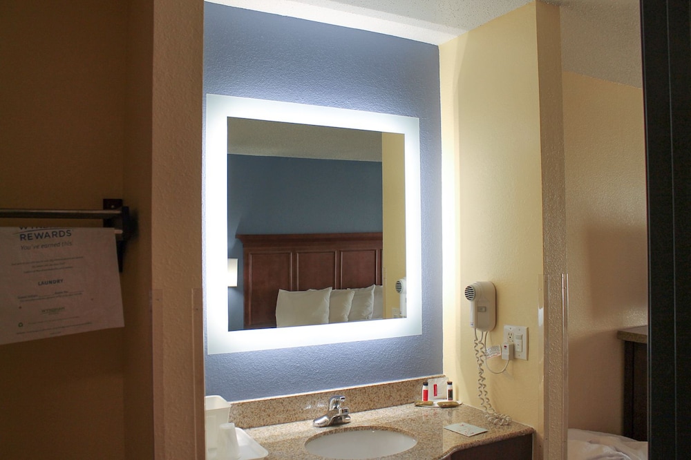 Days Inn by Wyndham Batavia Ohio 22/22