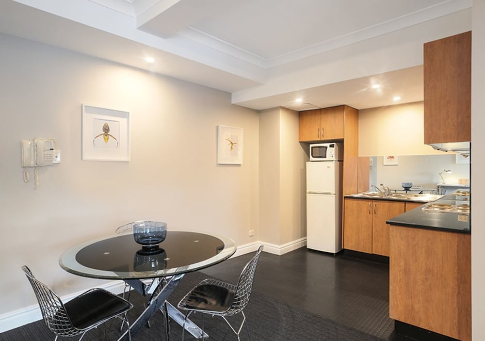 Sydney Airport Suites 48/50