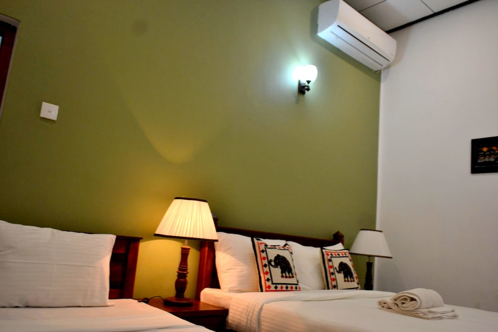Capital Regency Hotel photo5
