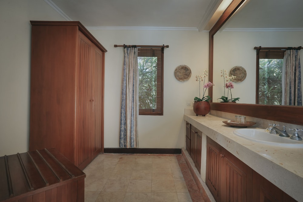 Parigata Villas Resort 37/40