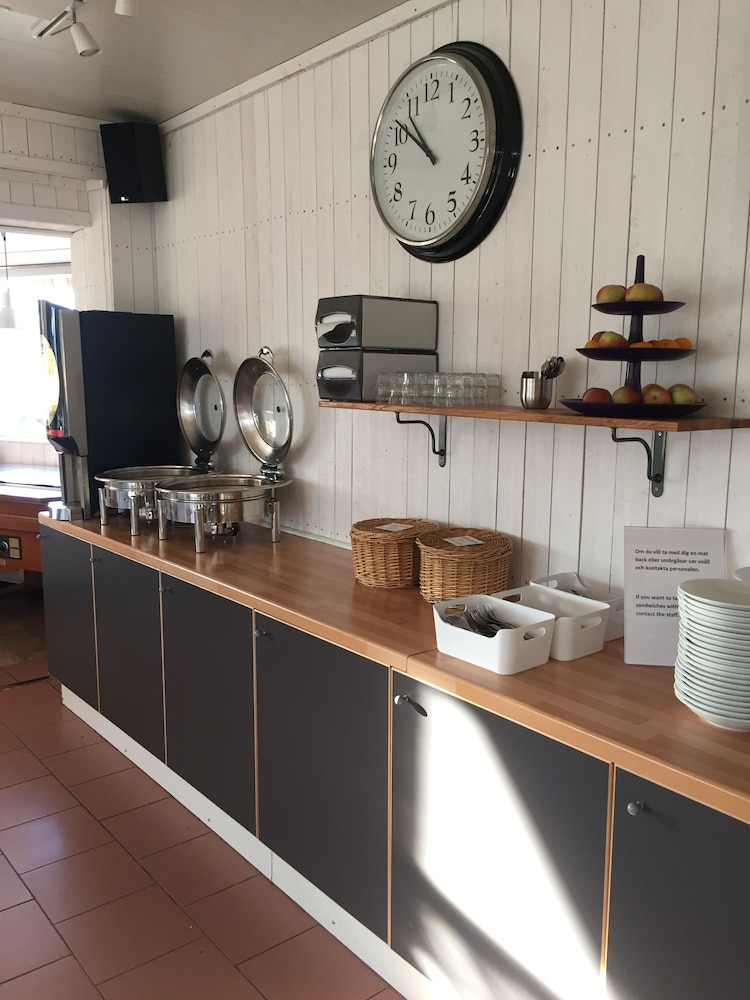 Hotell E-10 by First 28/33
