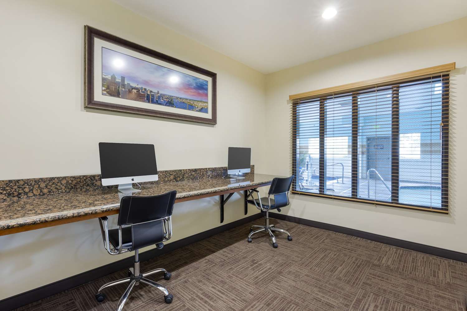 Best Western Plus Northwind Inn Suites 18/19