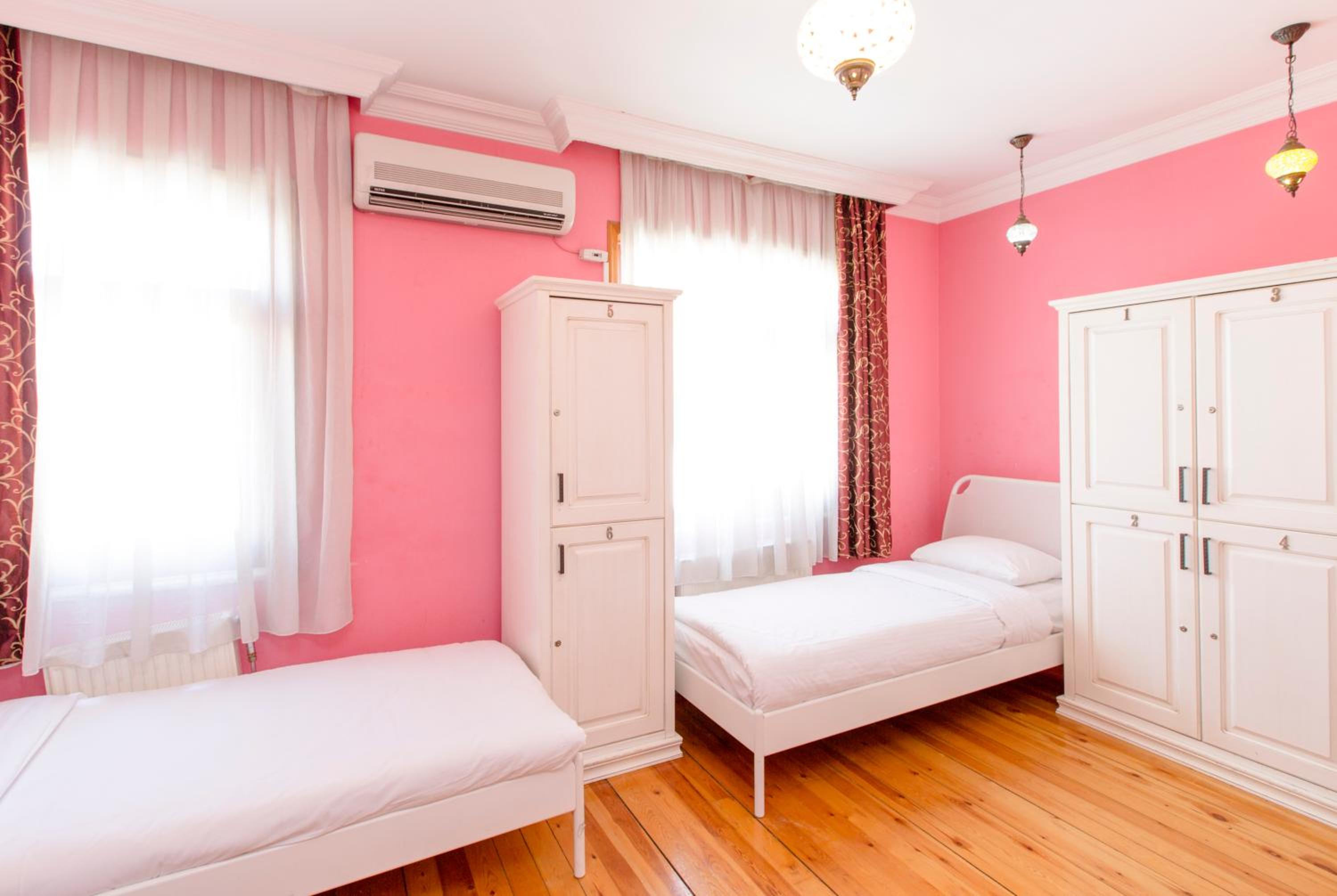 Female Dorm, Female Only, 6 Beds