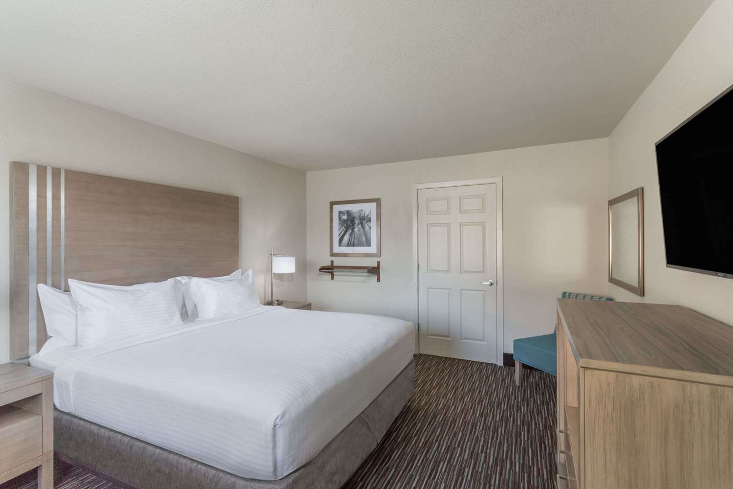 Days Inn by Wyndham Yosemite Area 8/13