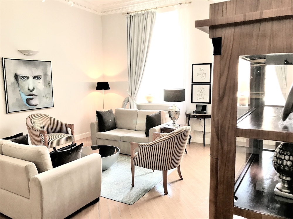 Luxury Apartments Mondrian Market Square 33/50