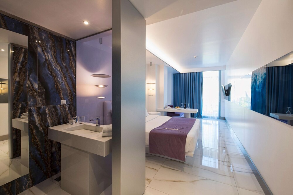 Silver Junior Suite - Land view