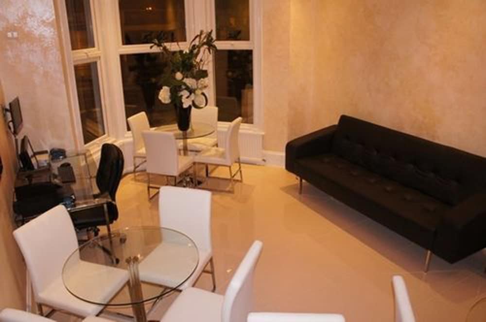 Sapphire Hotel 13/21