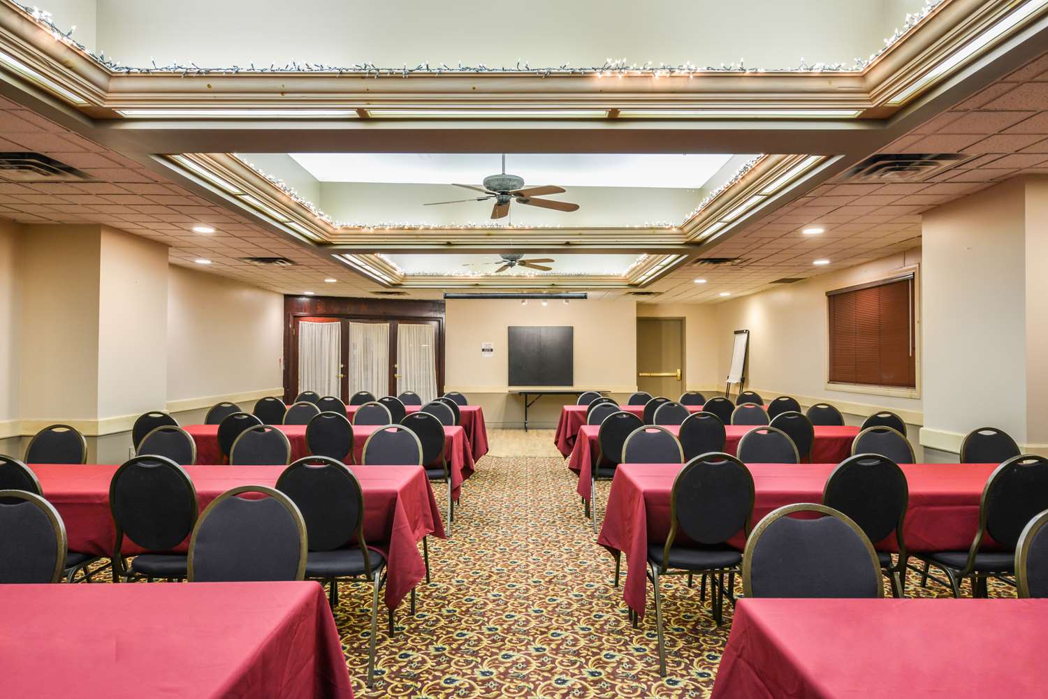 Canadas Best Value Inn Whitecourt 43/51