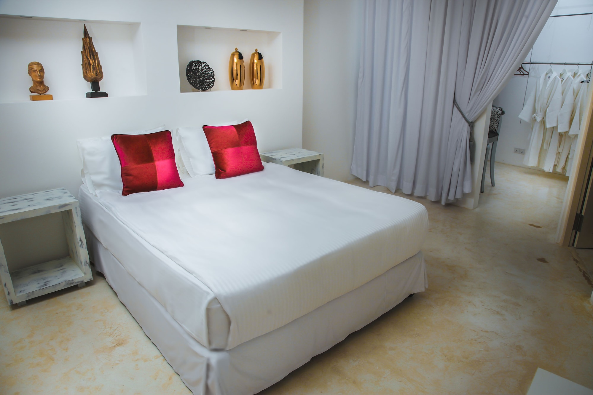 2 BEDROOMS, DUPLEX, FAMILY, GARDEN VIEW, COURTYARD AREA