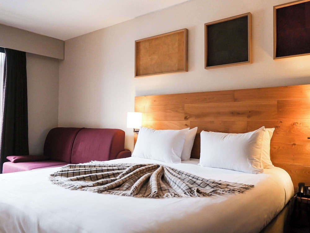 Mercure Saint-Lary 15/68