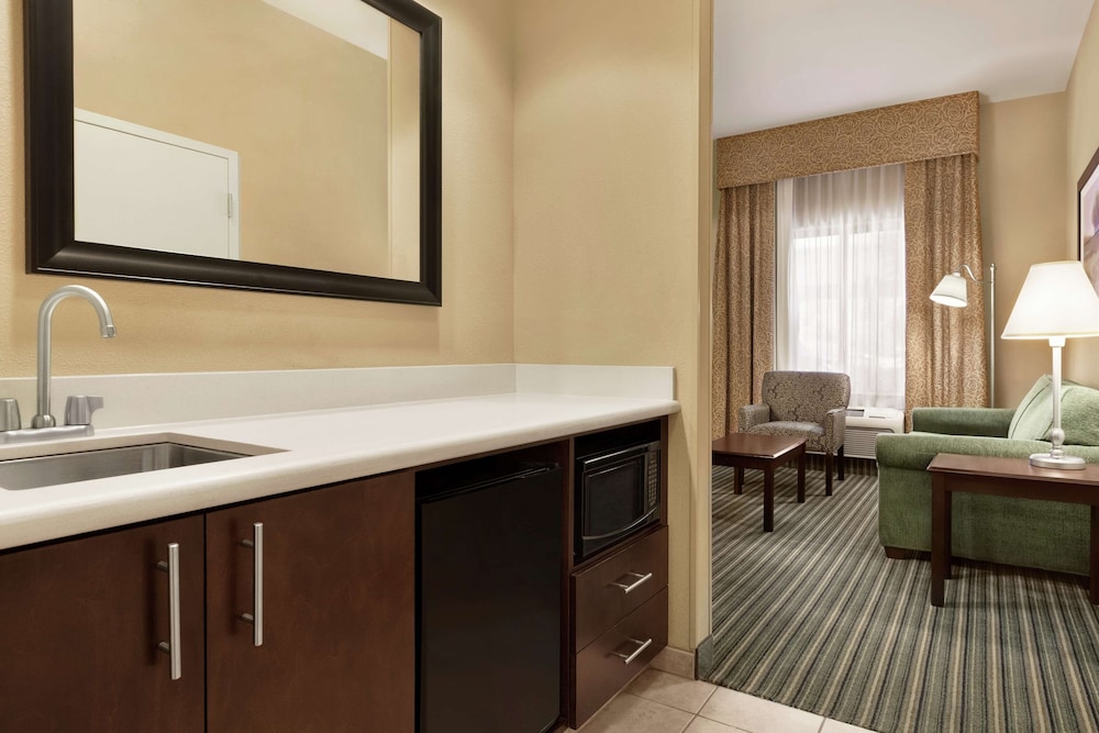 Hampton Inn Suites West Sacramento 10/62