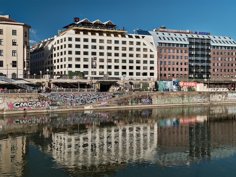 Radisson RED Vienna 65/69