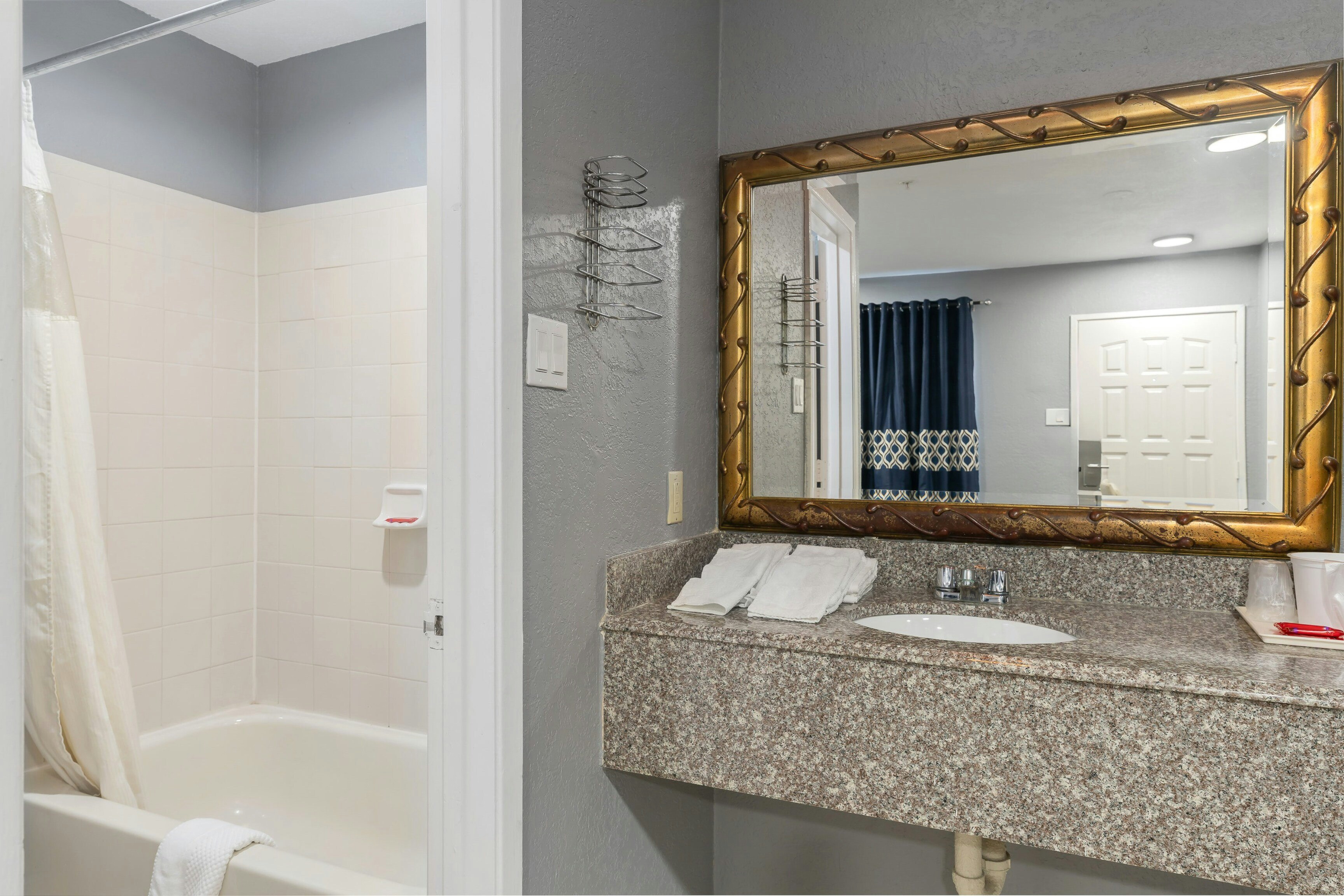 Golden Inn Dallas by Hotel O 44/50