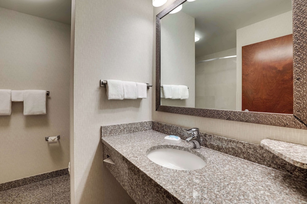 Drury Inn & Suites Charlotte Northlake 47/50