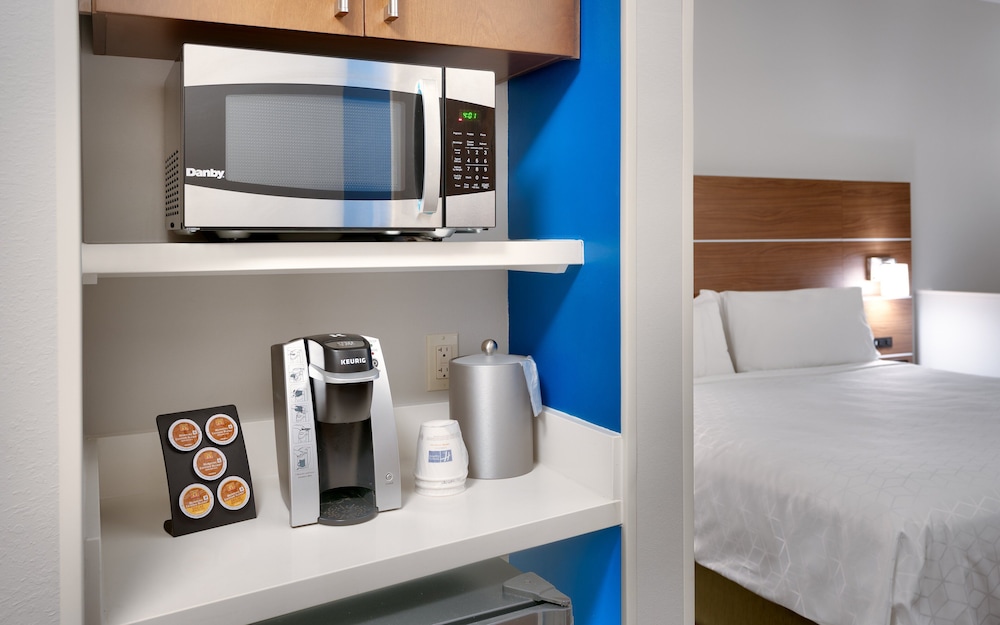 Holiday Inn Express Suites Gainesville I 75 33/68