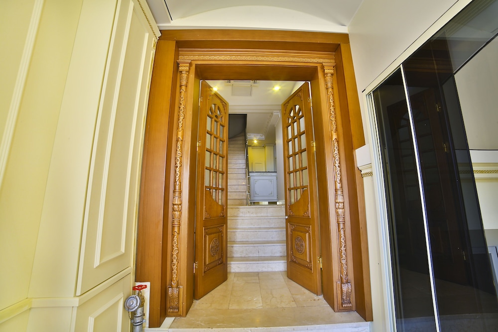 Nayla Palace 31/51