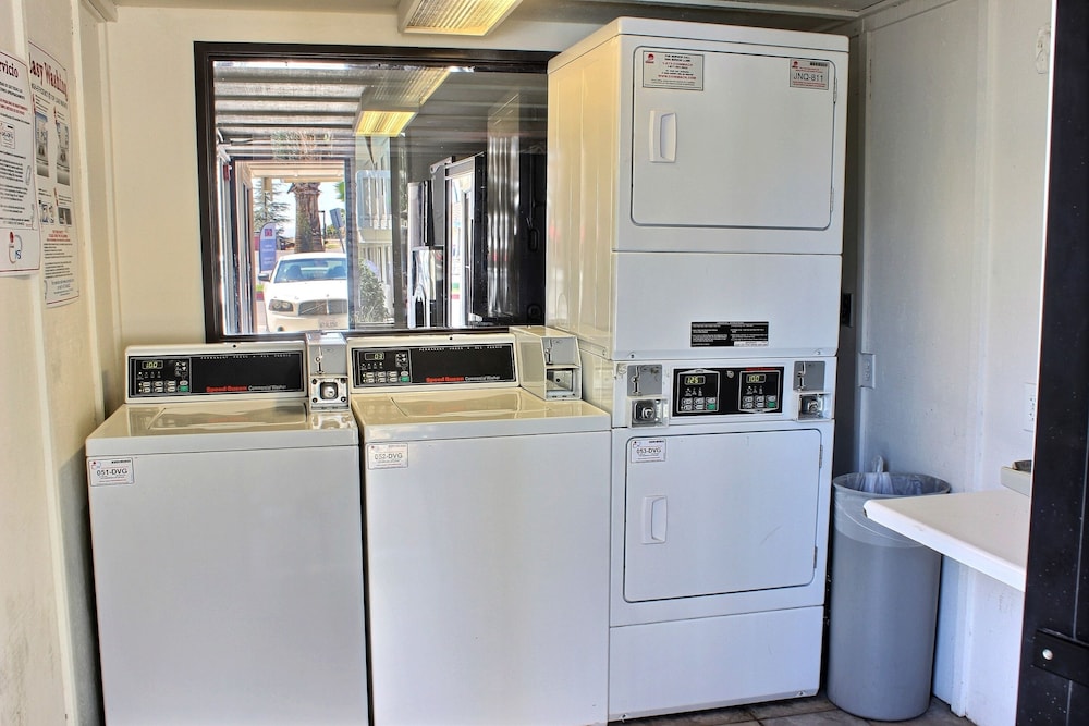 Motel6 Coalinga, CA - East 45/45