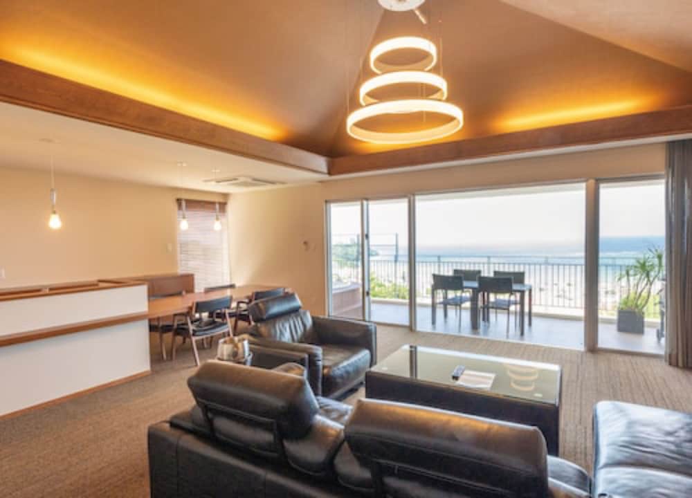 Condominium T-Room 15/34