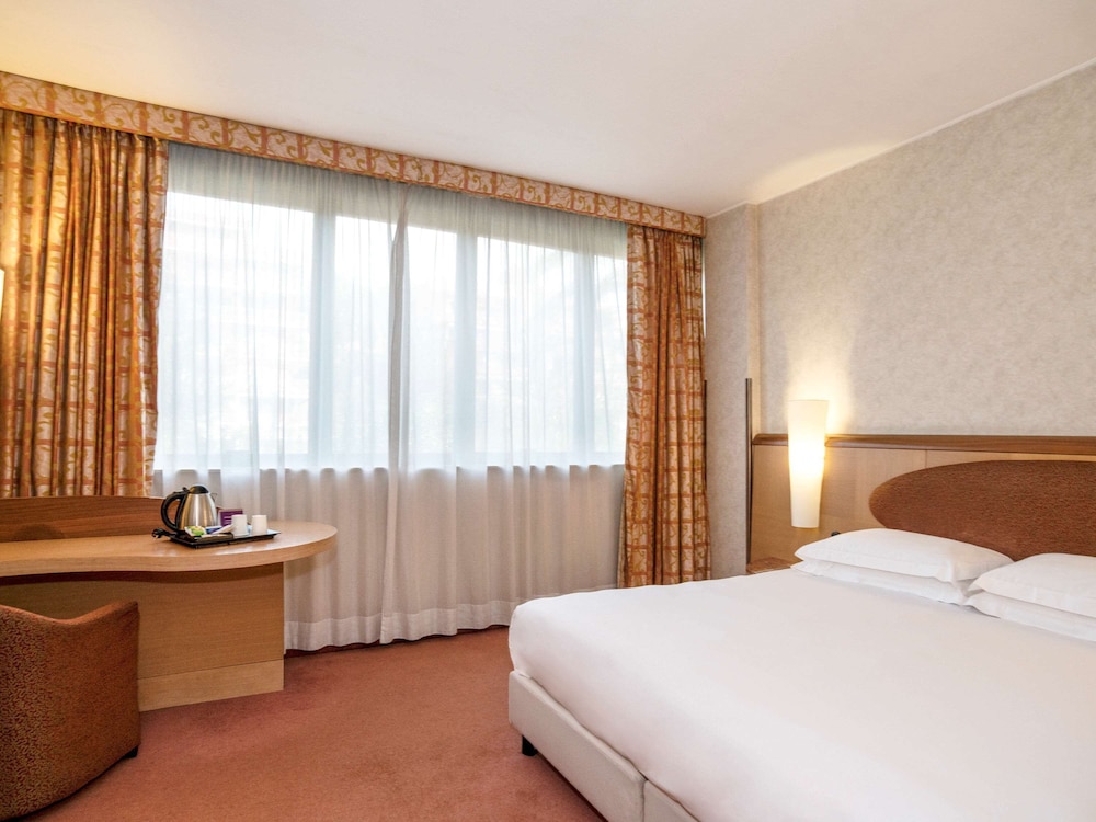 Mercure Roma West 28/73