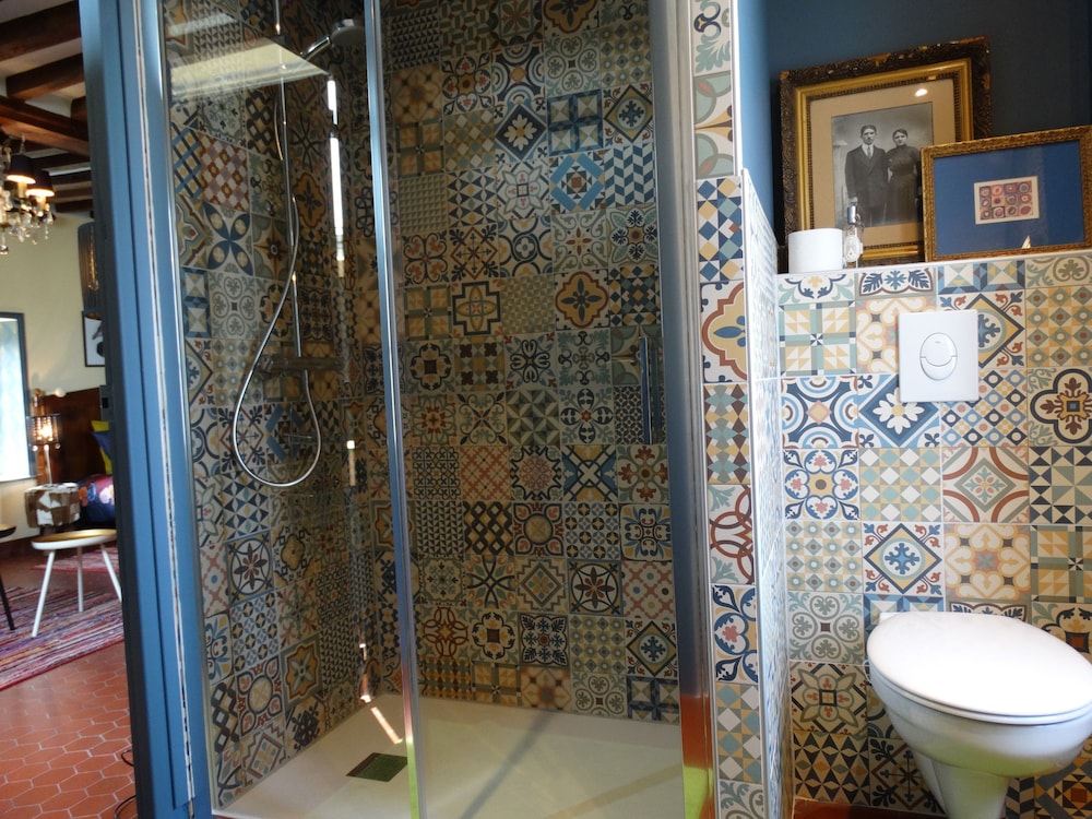 2 BEDROOMS, FAMILY SUITE, SUITE