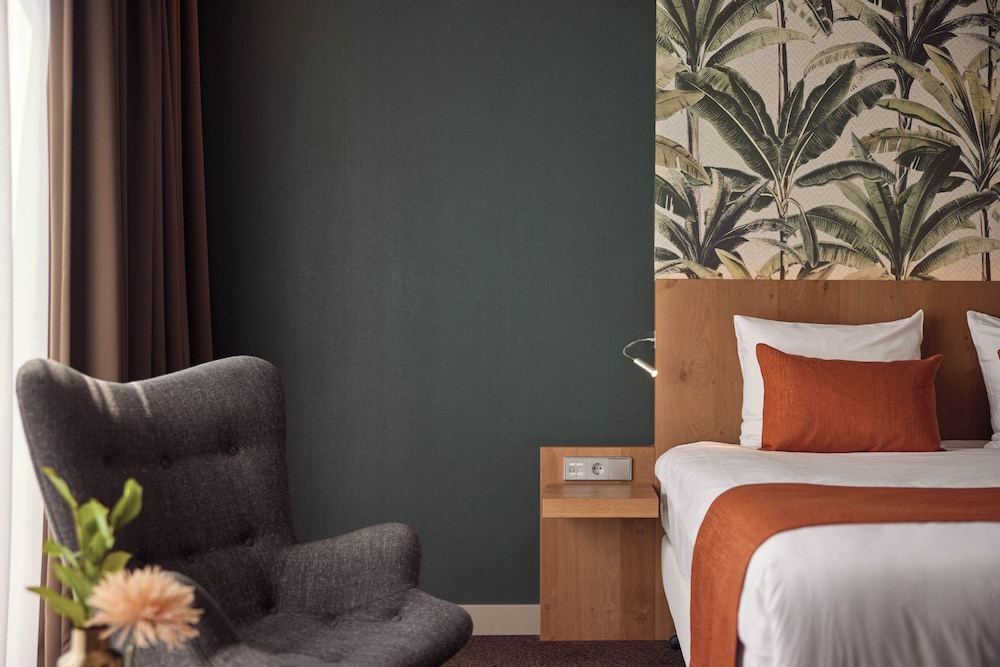 DELUXE, TWIN BEDS
