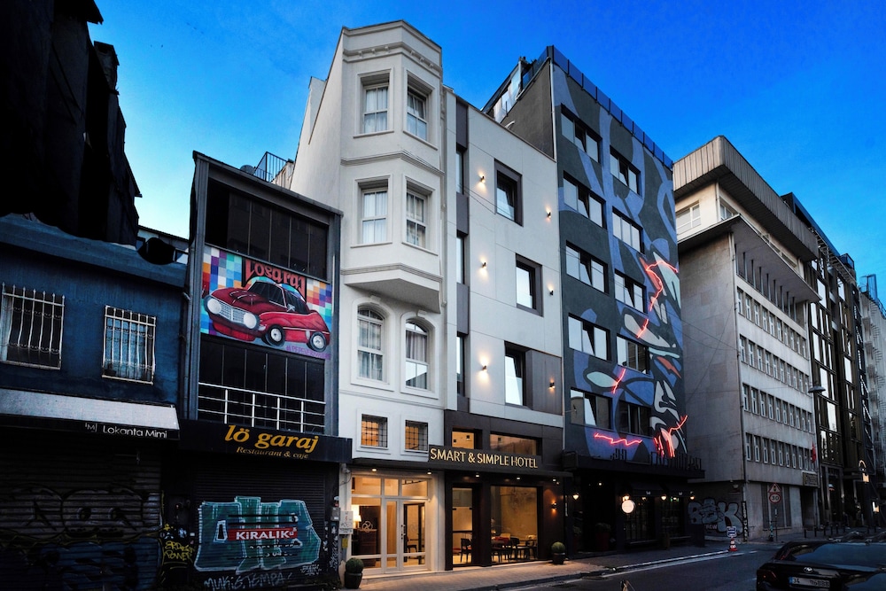 Smart and Simple Hotel Karakoy 45/50