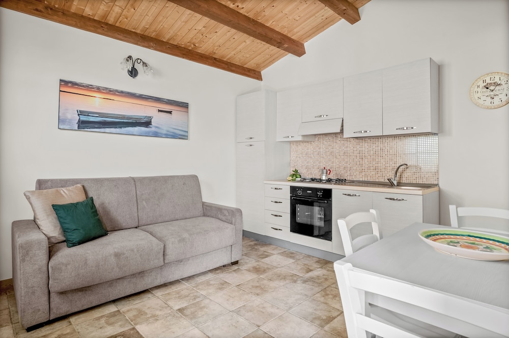 Villa Felicia 63/89