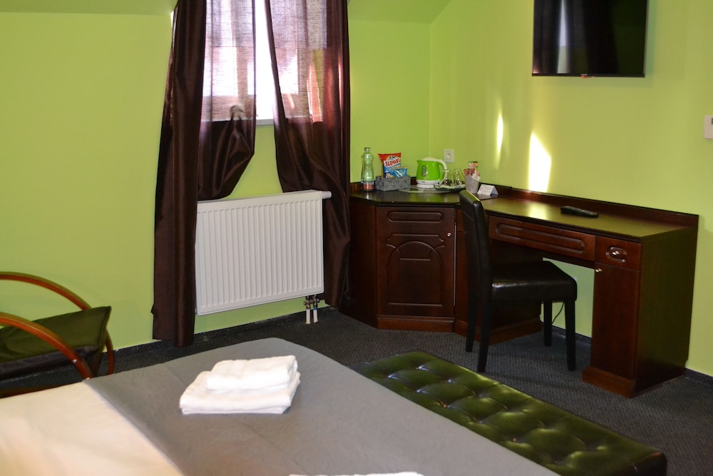 Greenwood Hotel 29/50