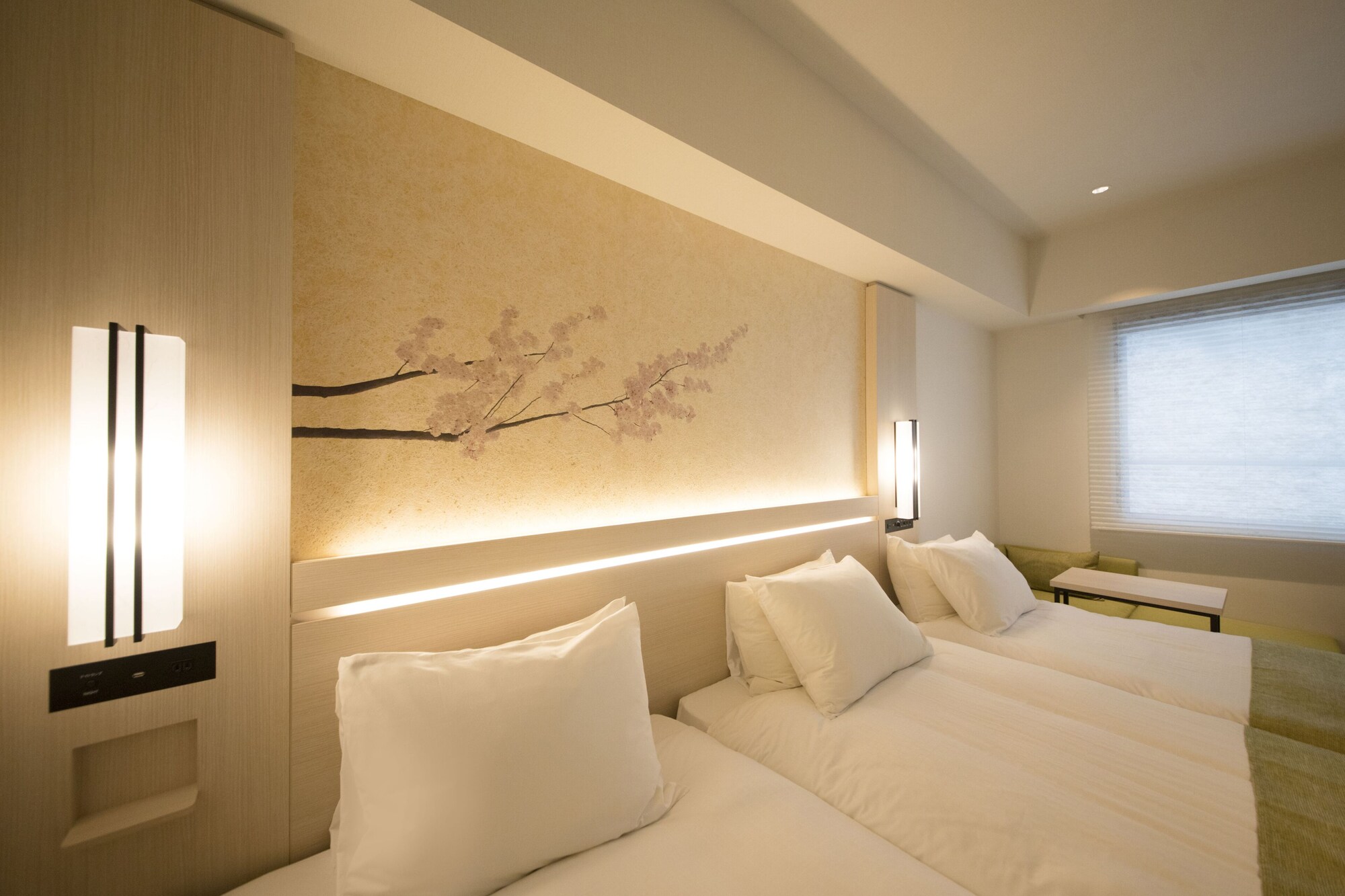 ROOM, TRIPLE
