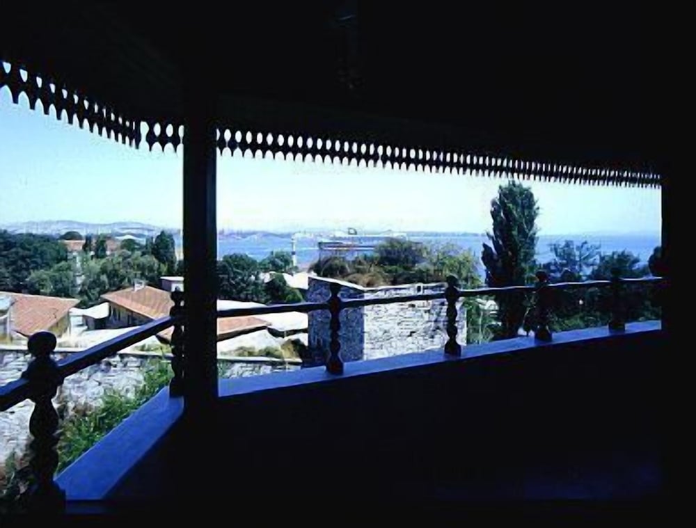 Valide Sultan Konagi Hotel 25/40