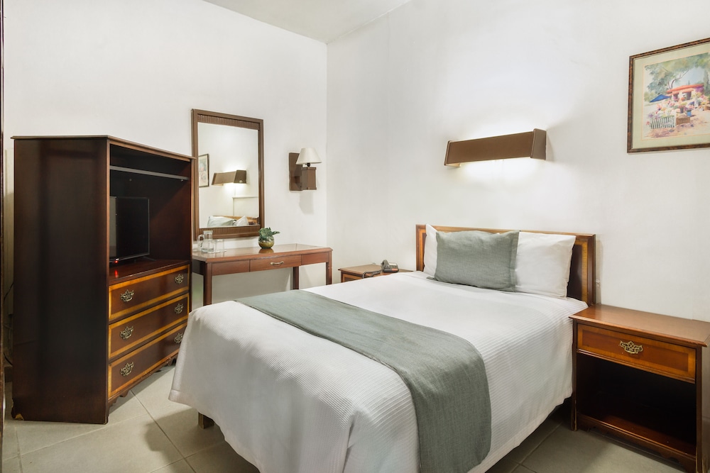 Premier Hotel 18/40